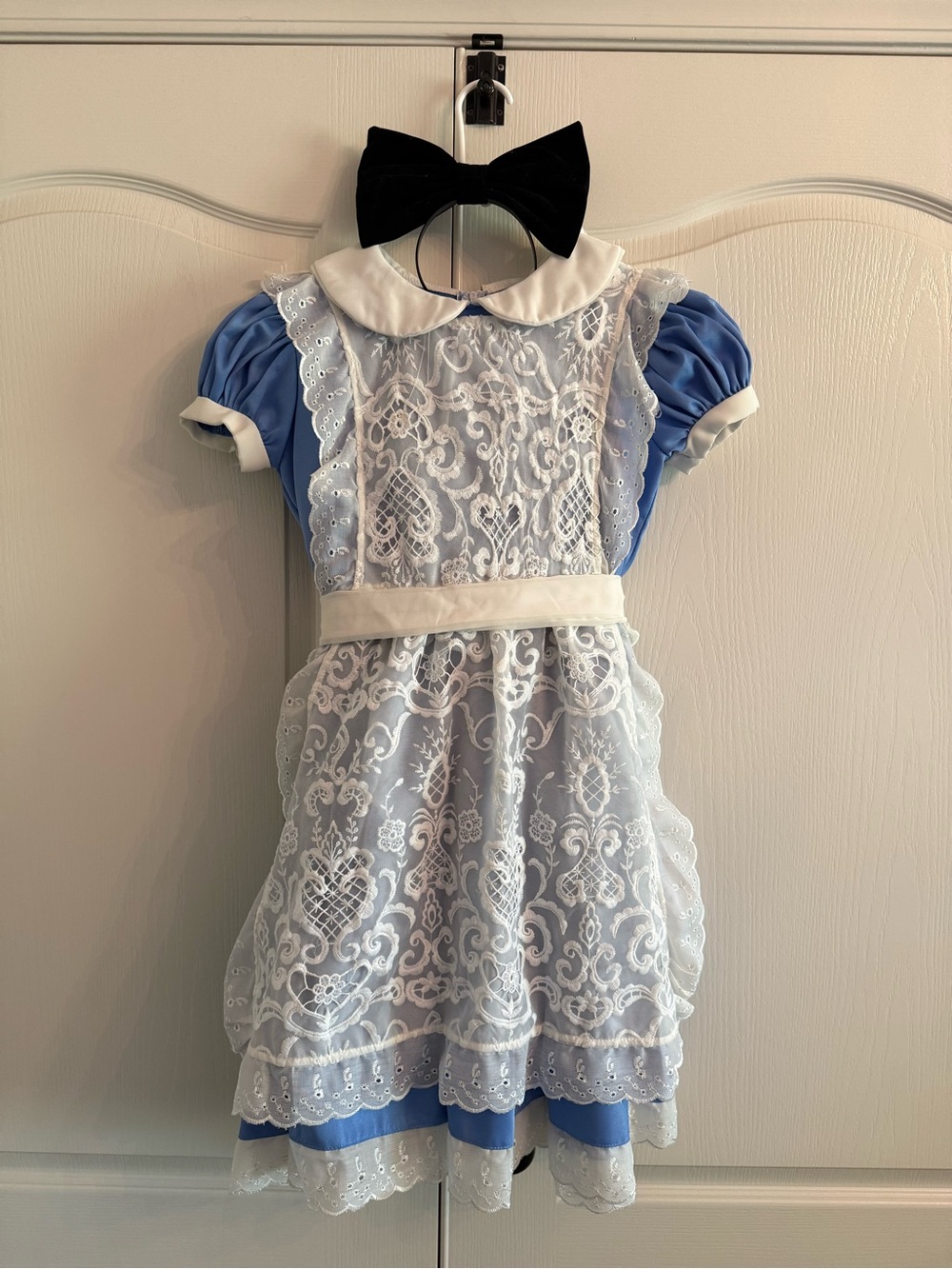 Classic Blue Lace Alice-Inspired Kids Costume with White Apron